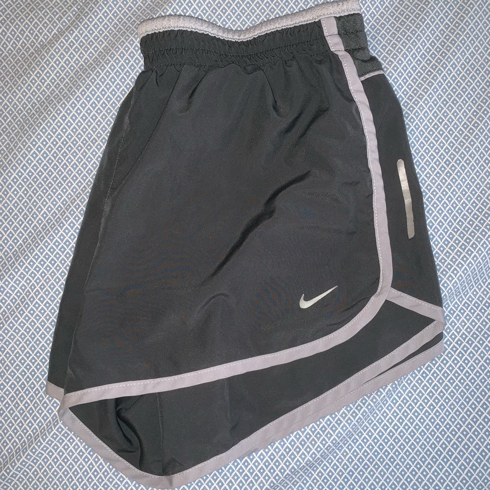 EUC gray Nike dri-fit shorts, size Medium